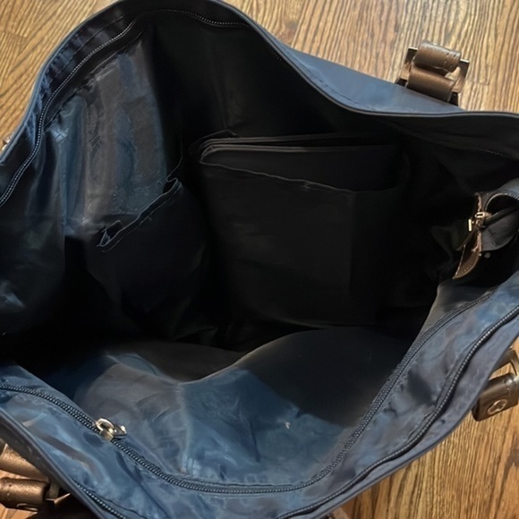 JM NEW YORK . Zipper pocketbook/ tote . Excellent condition . Wallet included. - Picture 2 of 5